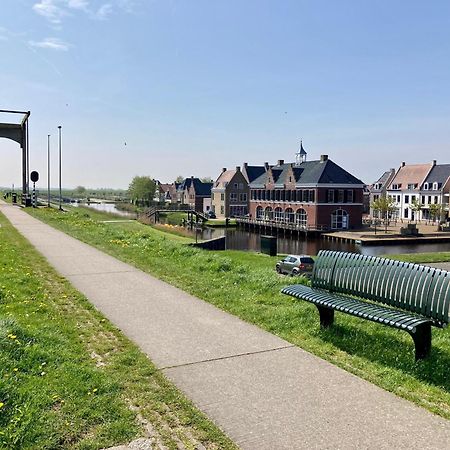 אנג'ום Sonnenhaus 6 Pers House With Sunny Terrace At A Typical Dutch Canal & By Lauwersmeer Lake. מראה חיצוני תמונה