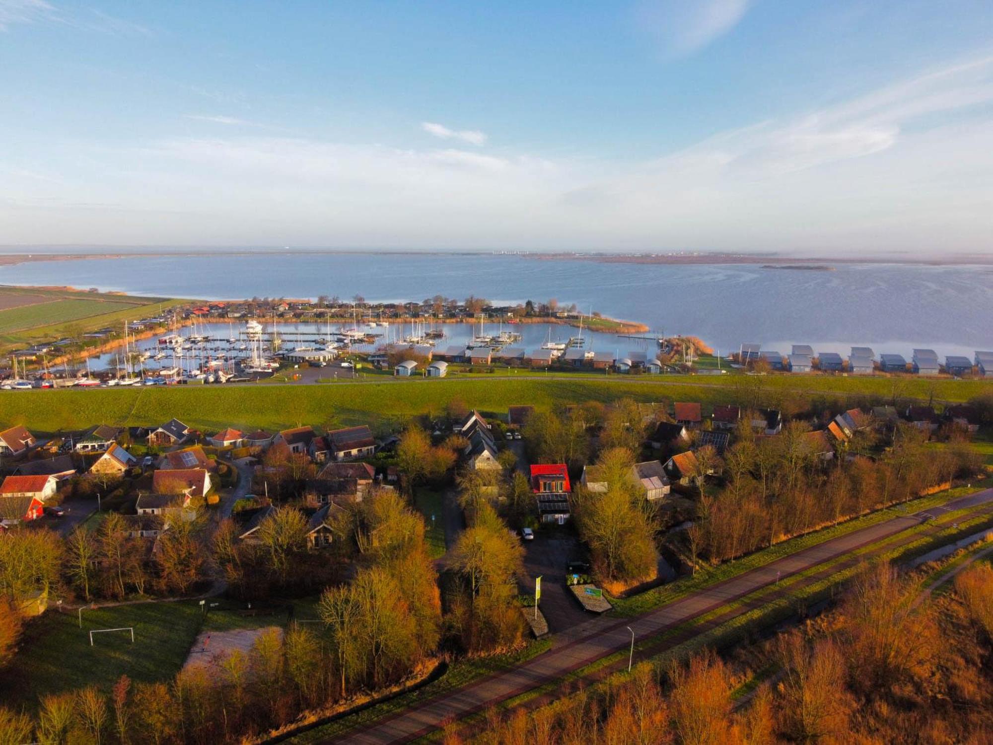 אנג'ום Sonnenhaus 6 Pers House With Sunny Terrace At A Typical Dutch Canal & By Lauwersmeer Lake. מראה חיצוני תמונה